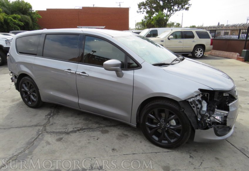 2020 Chrysler Pacifica - Image 2