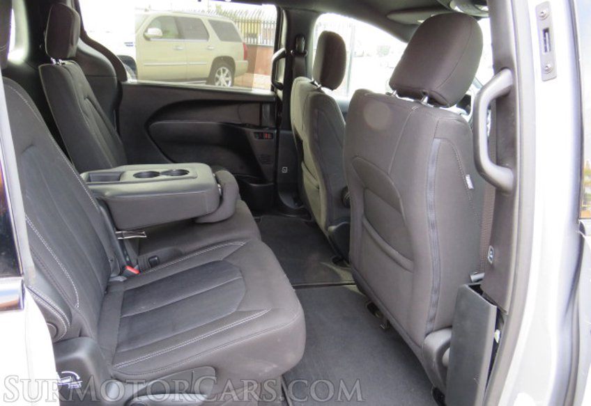2020 Chrysler Pacifica - Image 30