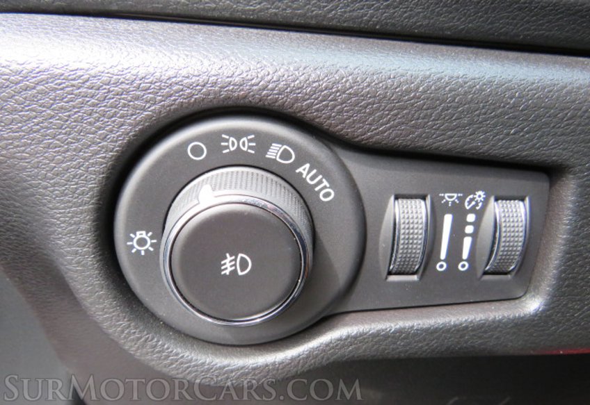 2020 Chrysler Pacifica - Image 40