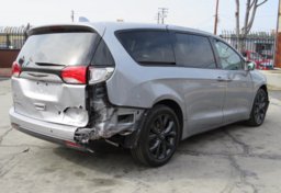 2020 Chrysler Pacifica - Image 8