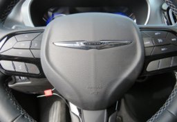 2020 Chrysler Pacifica - Image 35