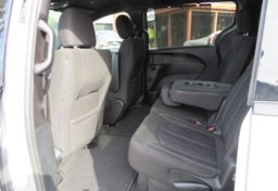 2020 Chrysler Pacifica - Image 29