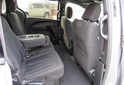 2020 Chrysler Pacifica - Image 30