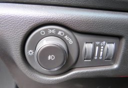 2020 Chrysler Pacifica - Image 40