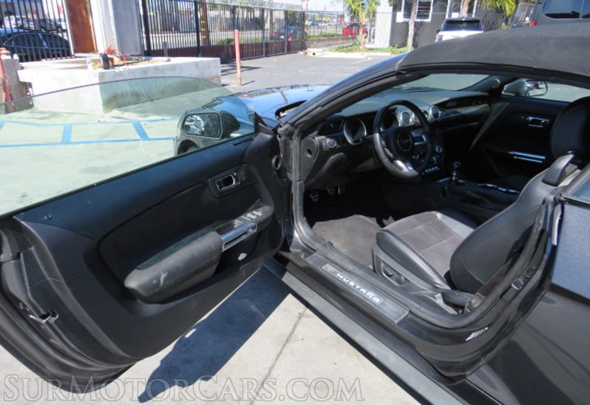 2019 Ford Mustang - Image 28