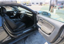 2019 Ford Mustang - Image 29