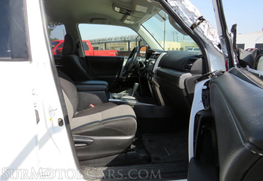 2016 Toyota 4Runner - Image 29