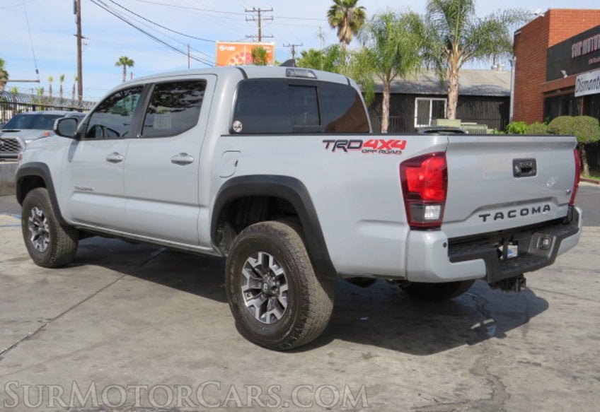 2019 Toyota Tacoma 4WD - Image 4