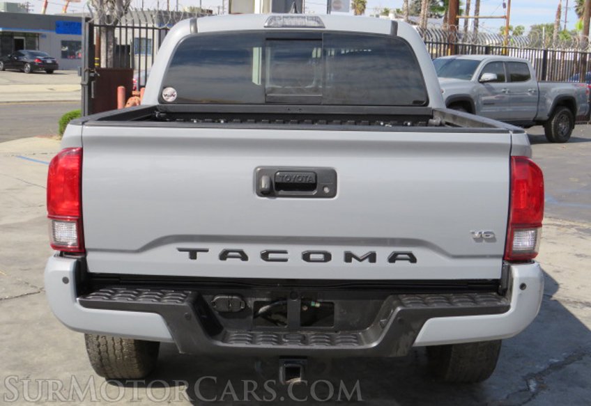 2019 Toyota Tacoma 4WD - Image 12