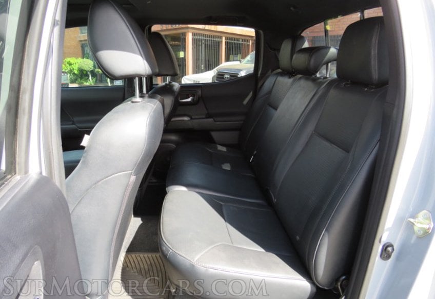 2019 Toyota Tacoma 4WD - Image 22