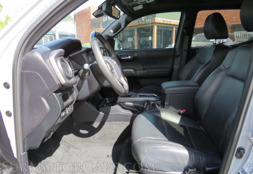 2019 Toyota Tacoma 4WD - Image 18