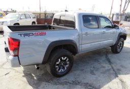 2019 Toyota Tacoma 4WD - Image 7
