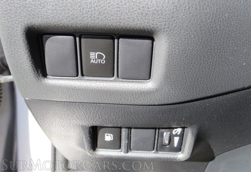 2019 Toyota C-HR - Image 31