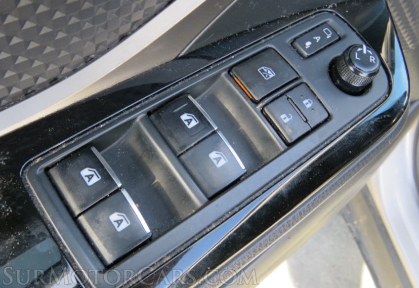 2019 Toyota C-HR - Image 38