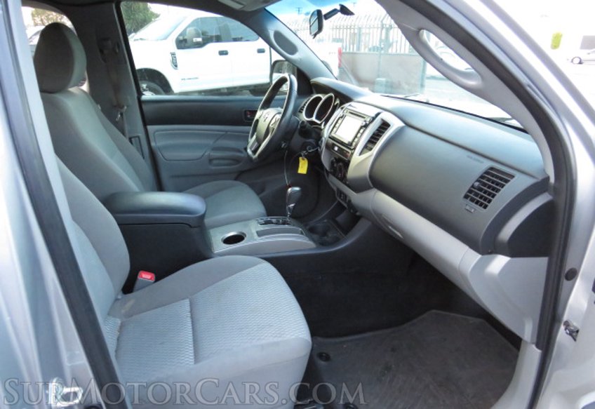 2014 Toyota Tacoma - Image 28