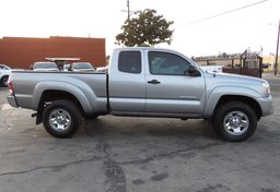 2014 Toyota Tacoma - Image 11
