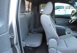 2014 Toyota Tacoma - Image 30