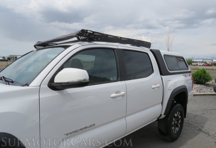 2017 Toyota Tacoma - Image 12