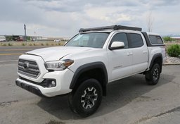 2017 Toyota Tacoma - Image 3
