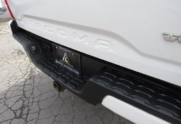 2017 Toyota Tacoma - Image 26