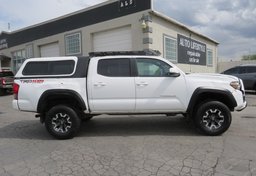 2017 Toyota Tacoma - Image 10