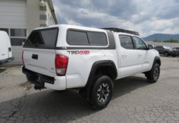 2017 Toyota Tacoma - Image 6