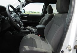 2017 Toyota Tacoma - Image 29