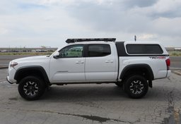 2017 Toyota Tacoma - Image 9