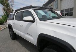 2017 Toyota Tacoma - Image 13