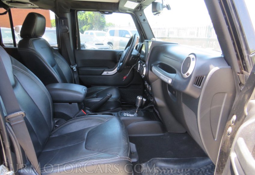 2013 Jeep Wrangler Unlimited - Image 18