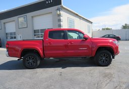 2022 Toyota Tacoma 4WD - Image 10