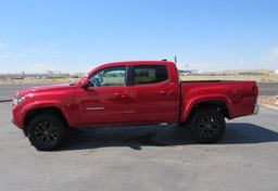 2022 Toyota Tacoma 4WD - Image 9