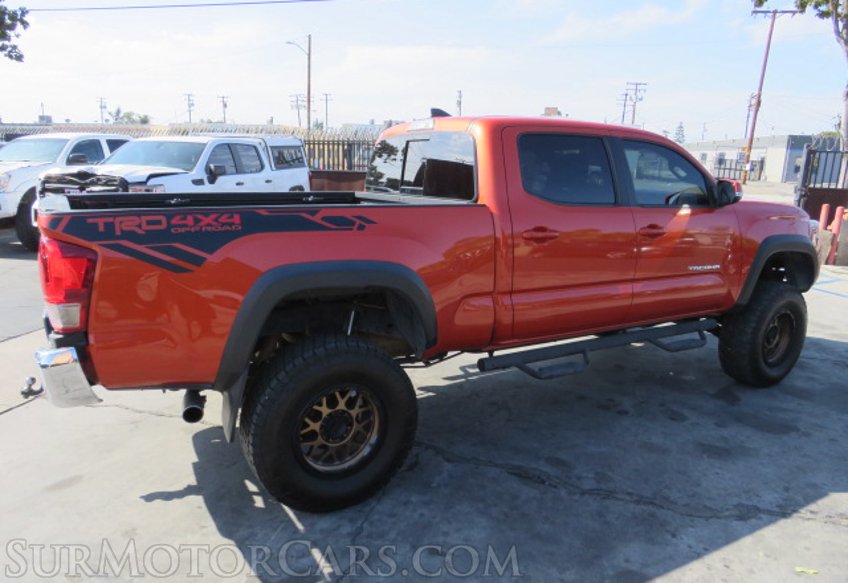 2017 Toyota Tacoma - Image 5