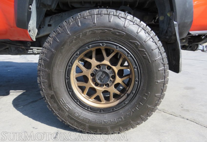 2017 Toyota Tacoma - Image 11