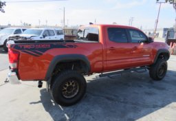 2017 Toyota Tacoma - Image 5