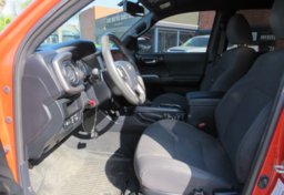 2017 Toyota Tacoma - Image 19