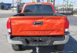 2017 Toyota Tacoma - Image 15