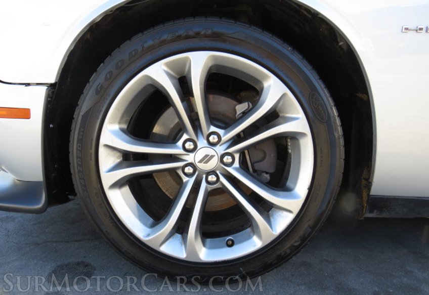 2020 Dodge Challenger - Image 16