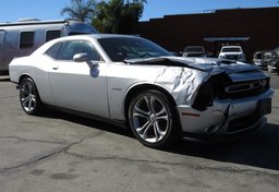 2020 Dodge Challenger - Image 4
