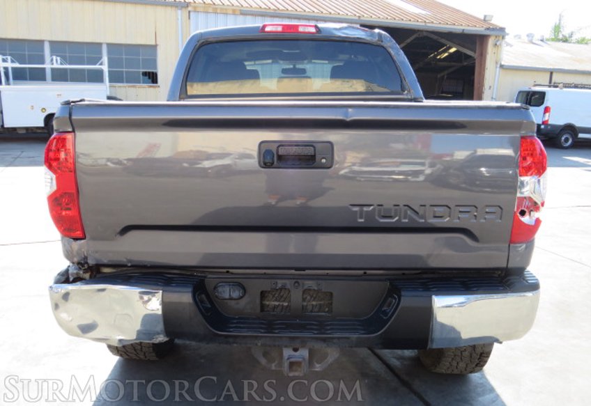 2015 Toyota Tundra 4WD Truck - Image 9