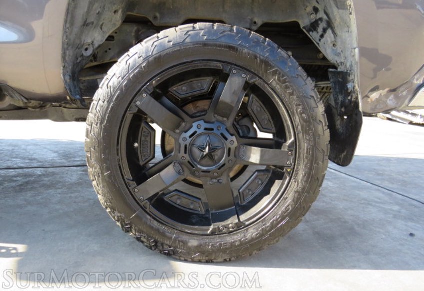 2015 Toyota Tundra 4WD Truck - Image 15