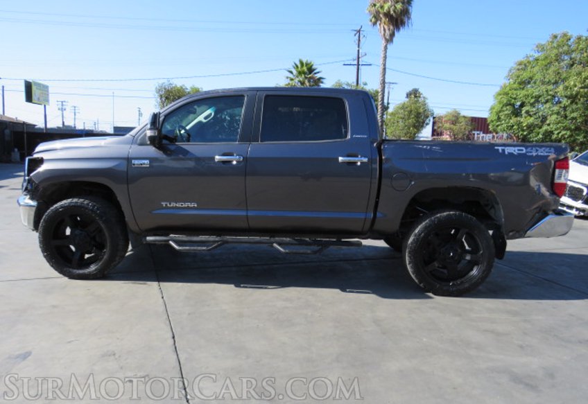 2015 Toyota Tundra 4WD Truck - Image 10