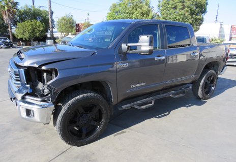 2015 Toyota Tundra 4WD Truck