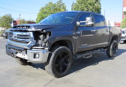 2015 Toyota Tundra 4WD Truck - Image 3