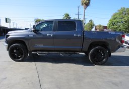 2015 Toyota Tundra 4WD Truck - Image 10