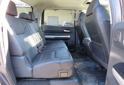 2015 Toyota Tundra 4WD Truck - Image 31