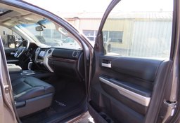 2015 Toyota Tundra 4WD Truck - Image 23