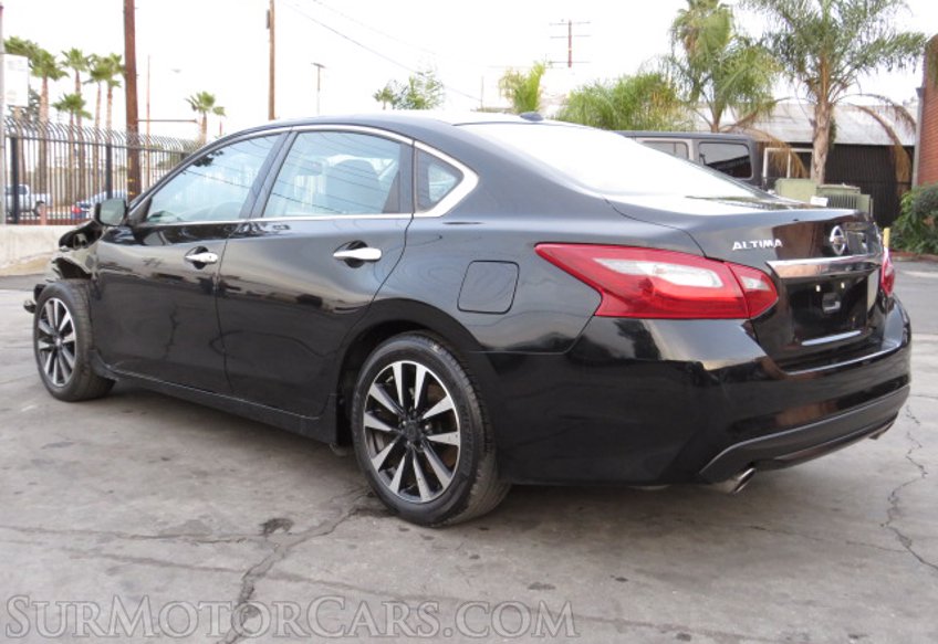 2018 Nissan Altima - Image 9