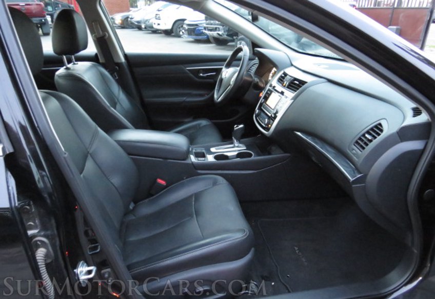 2018 Nissan Altima - Image 24