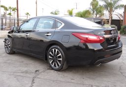 2018 Nissan Altima - Image 9